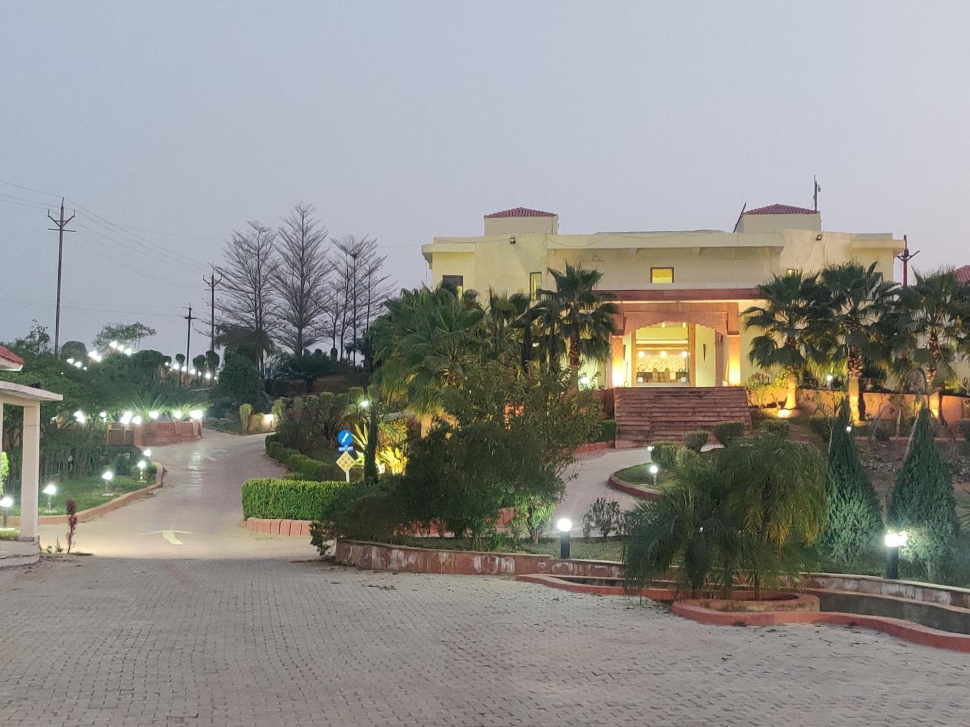 Orchha Club And Resort - Ocr Exterior foto
